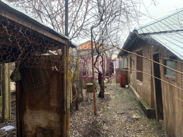 Teren cu casa demolabila din paianta Sos Alexandriei- Luk Oil.